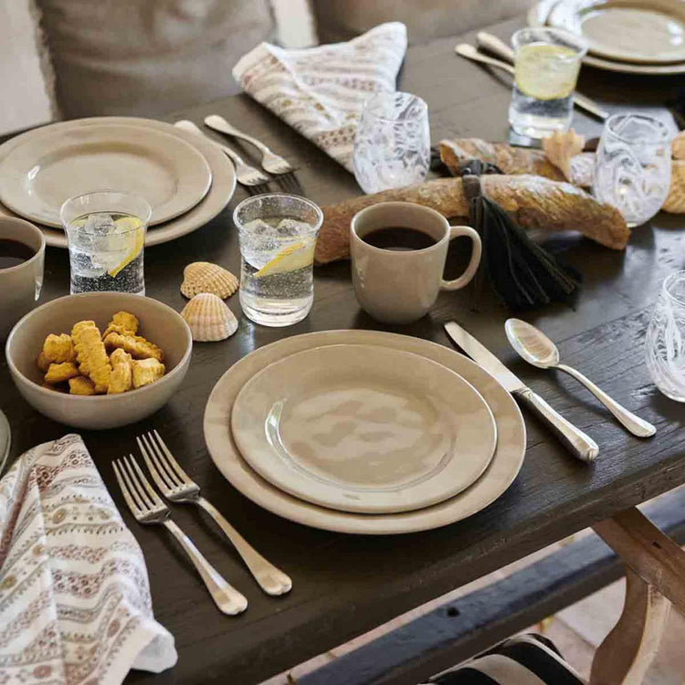 Puro Place Settings (16 Count)