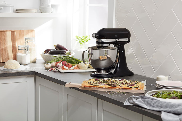 Artisan, 5-Qt Tilt Head Stand Mixer, KSM150PS, Onyx Black (16 Ounce)