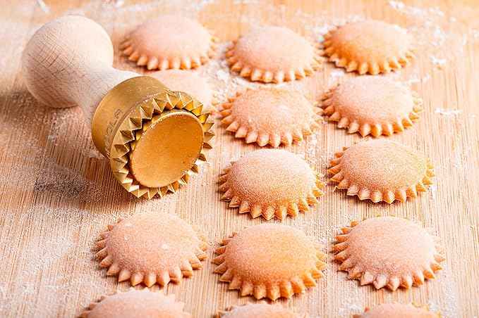 La Gondola Set of 3 Pasta Tools - Square Festooned 1.77x 1.77 in & Round Festooned 1.97in Ravioli Stamps & Pasta Cutter Festooned Wheel | Brass & Natural Wood | Easy to Use | Made in Italy