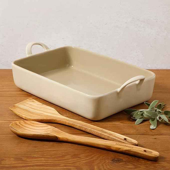 Bloomhouse 3-Piece 4.8-Quart 9 X 13 Ceramic Bakeware Set with Olive Wood Tools – Linen/Taupe Baking Dish with Handles, Oven Safe, Durable Stoneware for Casseroles, Roasting & Serving