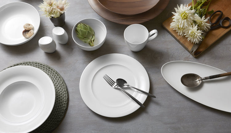 Bend 45 Piece Flatware Set