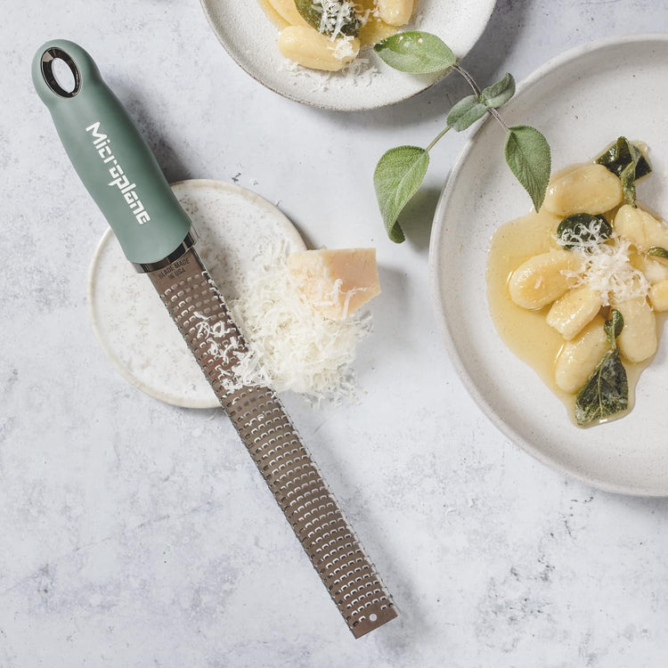 Microplane Premium Classic Zester - Eucalyptus Green | Lemon Zester tool, Hard Cheese & Vegetable Grater | For Citrus, Parmesan Cheese, Garlic, Ginger, Nutmeg | Fine Stainless Steel Blade, Made in USA