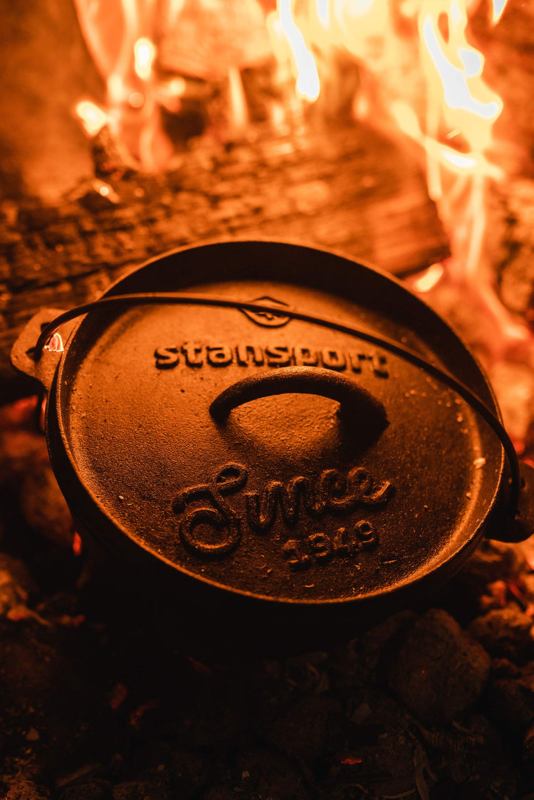 s Cast Iron Dutch Oven with Lid