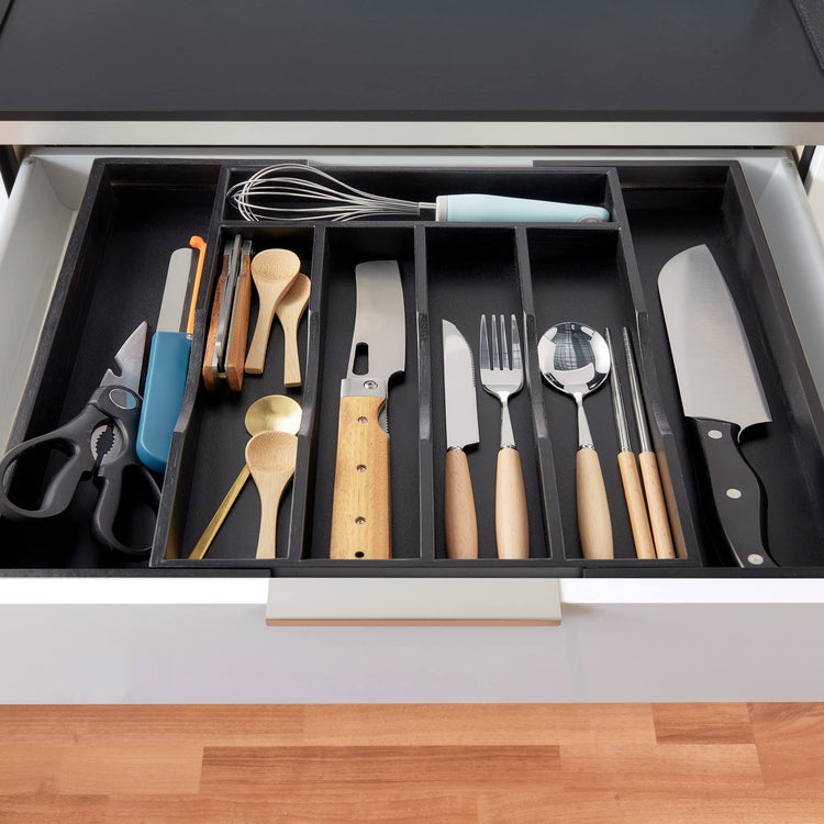 Expandable Bamboo Kitchen Drawer Organizer for Cutlery and Utensils