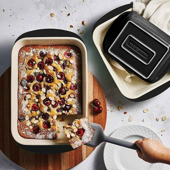 Tramontina Mae 3-Piece Ceramic Porcelain Baking Pans Set, Non Stick Casserole Dishes for Oven, Rectangular Bakeware for Lasagna, Cakes and Loafs (Black)