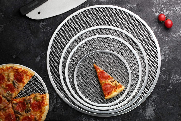 New Star Foodservice 50943 Restaurant-Grade Aluminum Pizza Baking Screen, Seamless, 10-Inch, Pack of 6