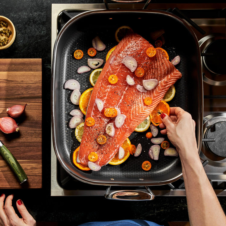Hybrid 17 x 14 Inch Rectangular Nonstick Roasting Pan with Rack