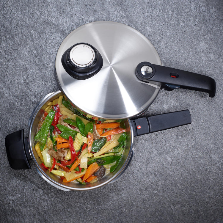 Vitavit Premium Pressure Cooker with Steamer Insert