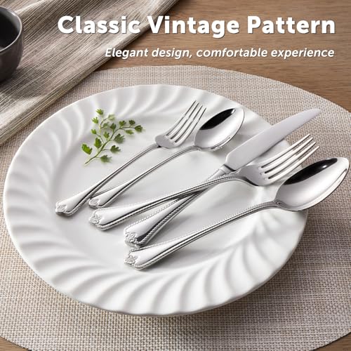 30 Piece Silverware Set (30-Piece / Silver)