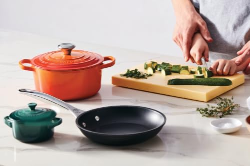 Enameled Cast Iron Round Dutch Oven (Flame / 2 Qt)